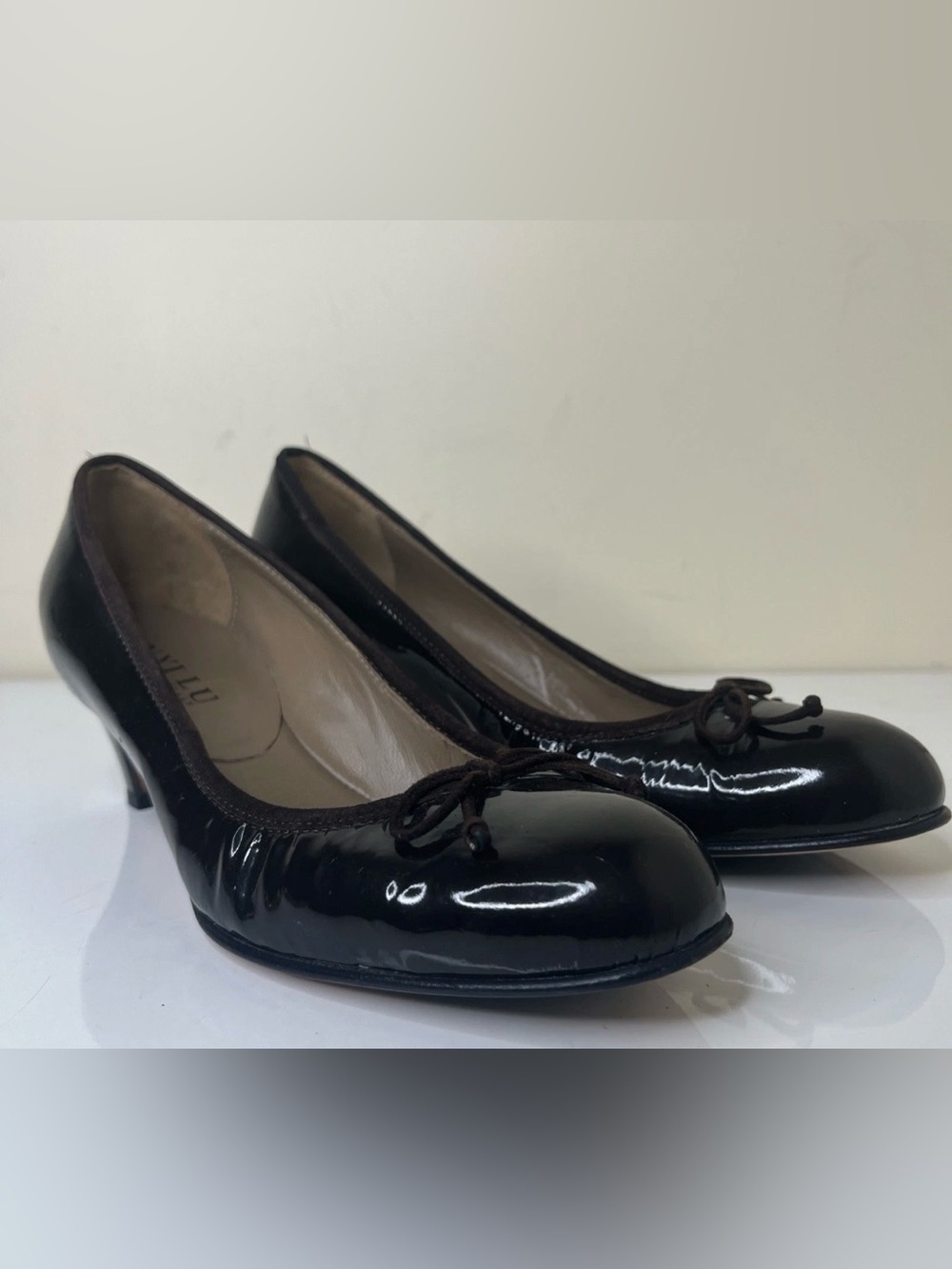 Anyi Lu Dark Brown Patent Leather Pumps with Bow Accent Women’s Size US9 EU38